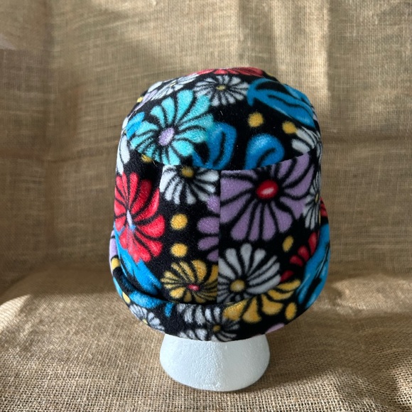 Handmade Fleece Hat - Vintage Style - Picture 4 of 4